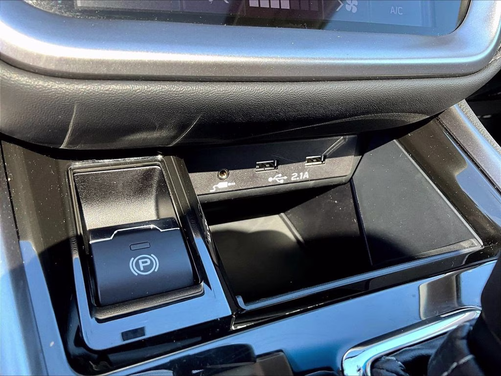 2022 Crystal Black Silica Subaru Outback Limited XT AWD SUV