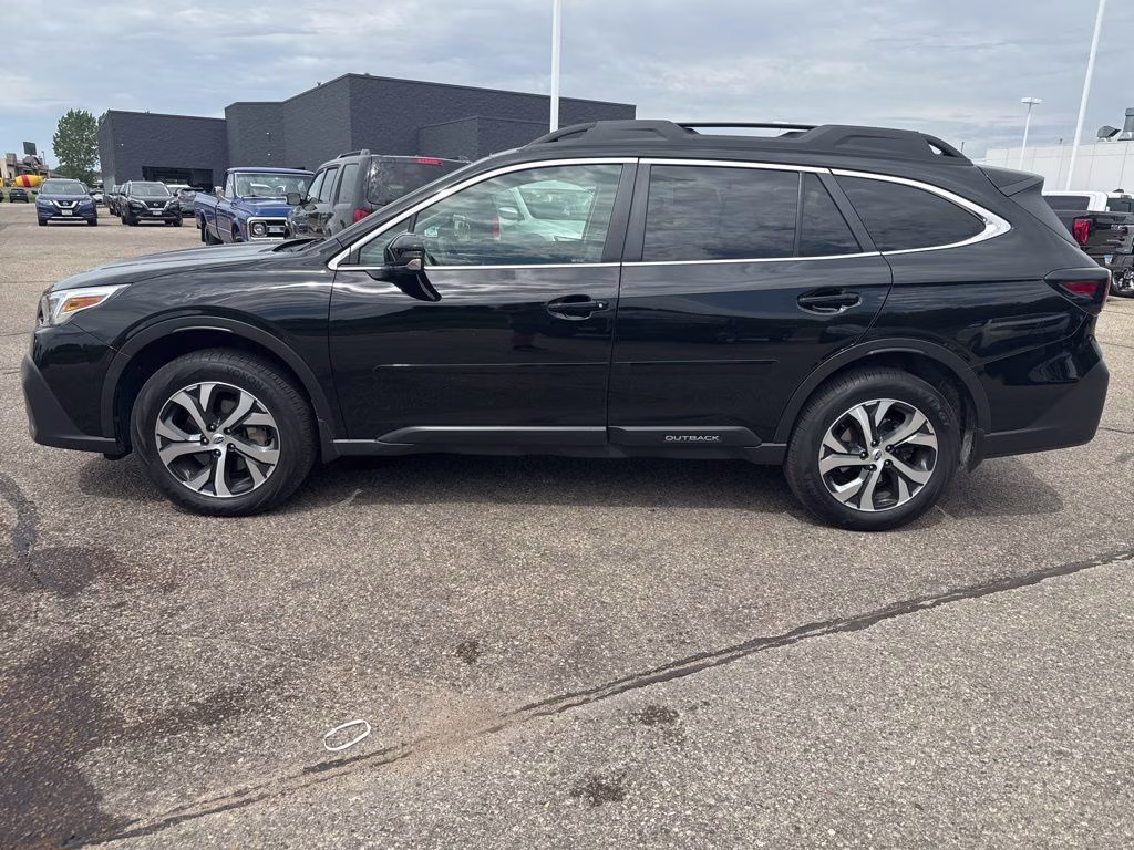 2022 Crystal Black Silica Subaru Outback Limited XT AWD SUV