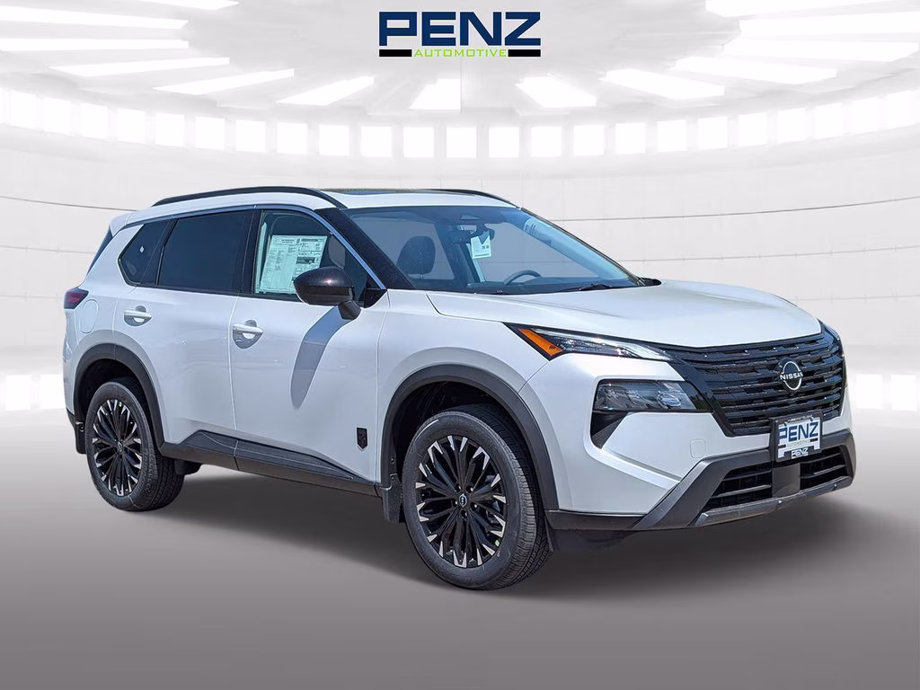 2026 Everest White Pearl Tricoat Nissan Rogue Dark Armor AWD SUV