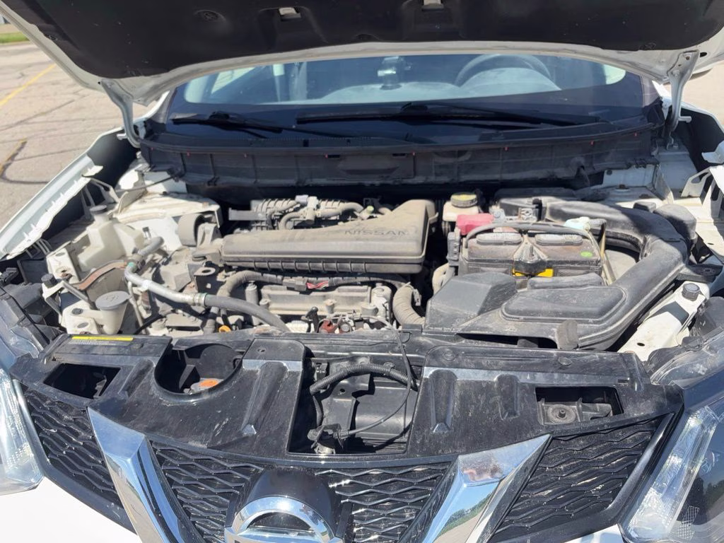 2016 Pearl White Nissan Rogue SV AWD SUV