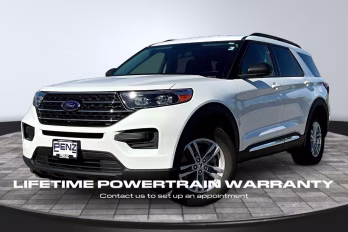 2024 Star White Metallic Tri-Coat Ford Explorer XLT 4X4 SUV