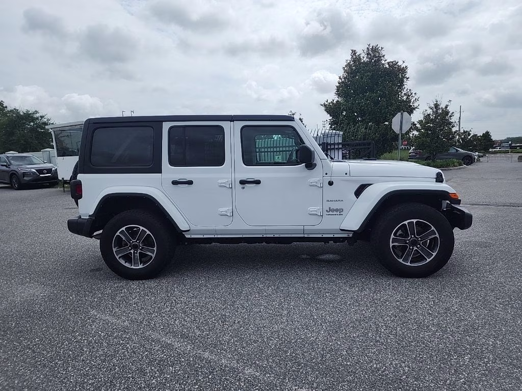 2023 Bright White Clearcoat Jeep Wrangler Sahara 4X4 SUV