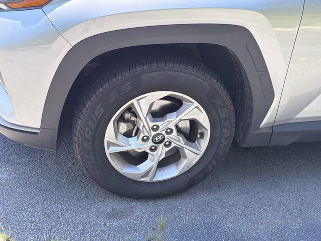 2024 Shimmering Silver Hyundai Tucson SEL AWD SUV
