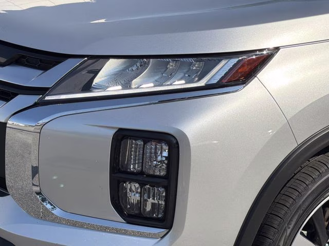 2024 Alloy Silver Metallic Mitsubishi Outlander Sport 2.0 SE 4X4 SUV