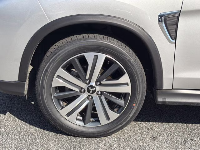 2024 Alloy Silver Metallic Mitsubishi Outlander Sport 2.0 SE 4X4 SUV