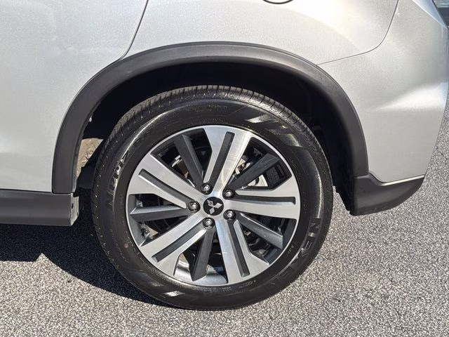 2024 Alloy Silver Metallic Mitsubishi Outlander Sport 2.0 SE 4X4 SUV