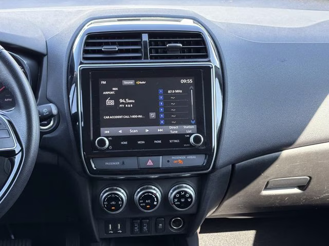 2024 Alloy Silver Metallic Mitsubishi Outlander Sport 2.0 SE 4X4 SUV