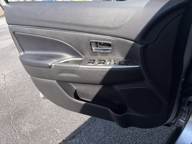 2024 Alloy Silver Metallic Mitsubishi Outlander Sport 2.0 SE 4X4 SUV