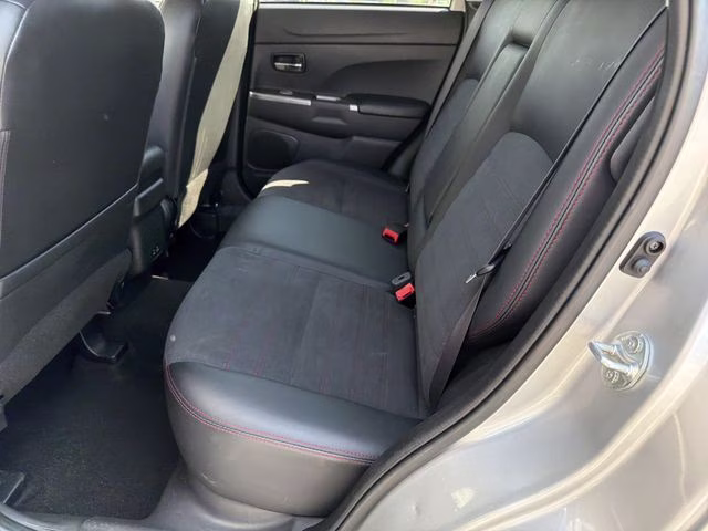 2024 Alloy Silver Metallic Mitsubishi Outlander Sport 2.0 SE 4X4 SUV