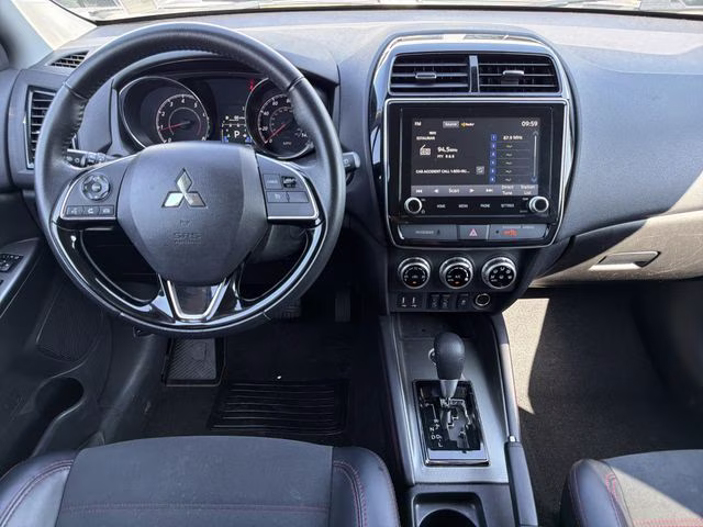 2024 Alloy Silver Metallic Mitsubishi Outlander Sport 2.0 SE 4X4 SUV