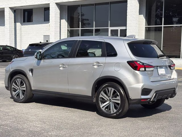 2024 Alloy Silver Metallic Mitsubishi Outlander Sport 2.0 SE 4X4 SUV