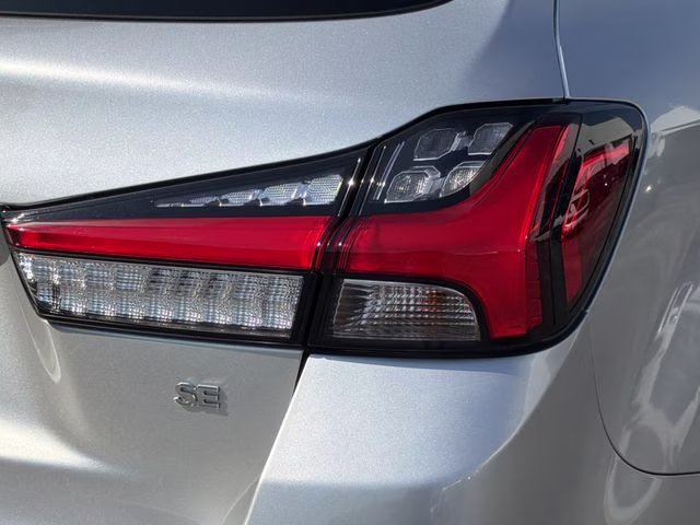 2024 Alloy Silver Metallic Mitsubishi Outlander Sport 2.0 SE 4X4 SUV