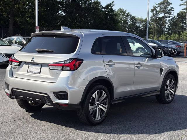 2024 Alloy Silver Metallic Mitsubishi Outlander Sport 2.0 SE 4X4 SUV