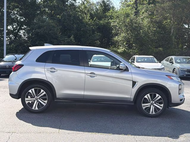 2024 Alloy Silver Metallic Mitsubishi Outlander Sport 2.0 SE 4X4 SUV