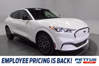 2025 Star White Metallic Tri-Coat Ford Mustang Mach-E Premium AWD SUV