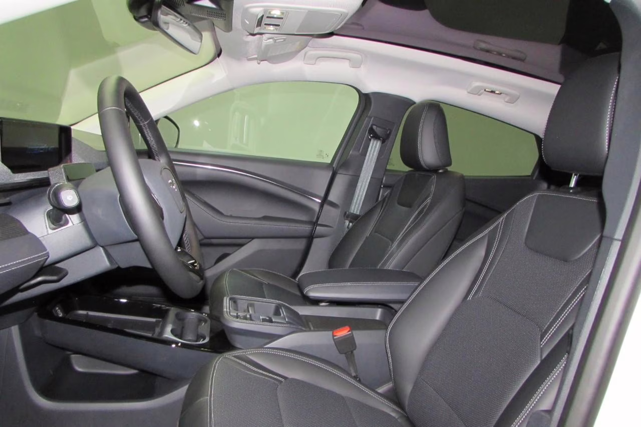 2025 Star White Metallic Tri-Coat Ford Mustang Mach-E Premium AWD SUV