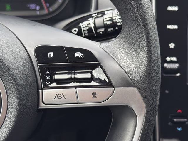 2024 Shimmering Silver Hyundai Tucson SEL AWD SUV