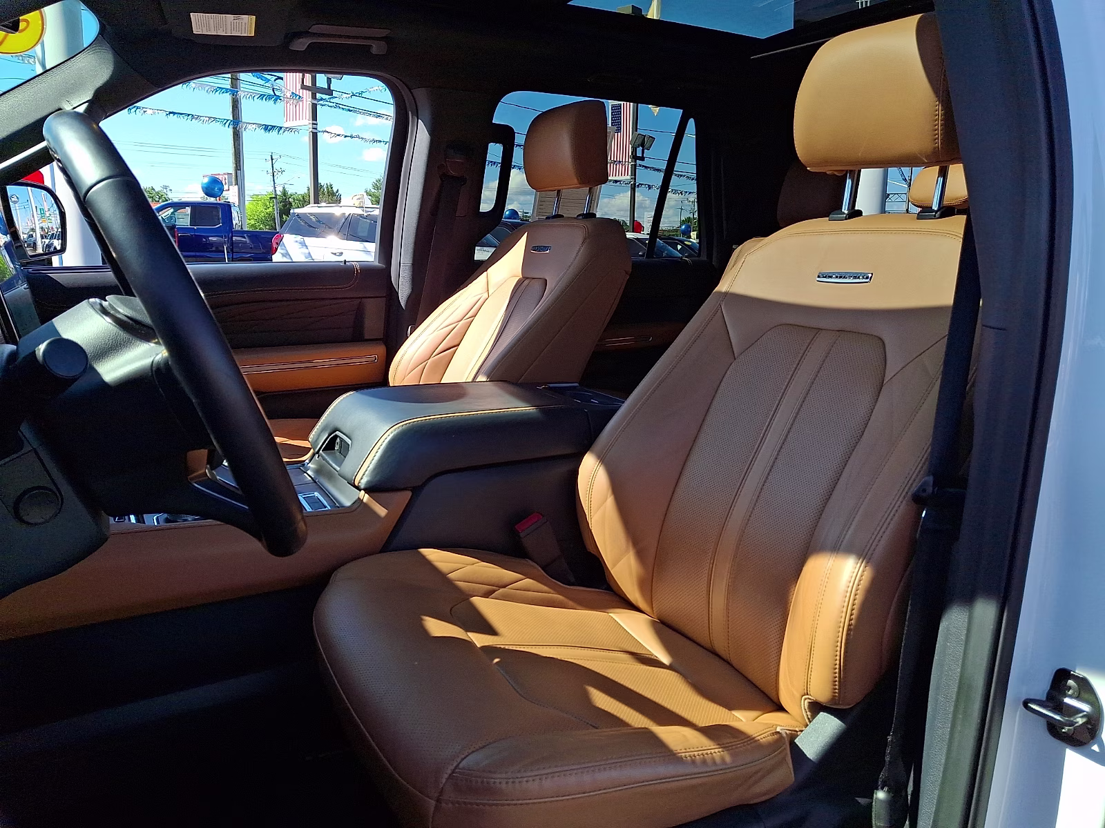 2022 Star White Metallic Tri-Coat - AZ Ford Expedition Platinum 4X4