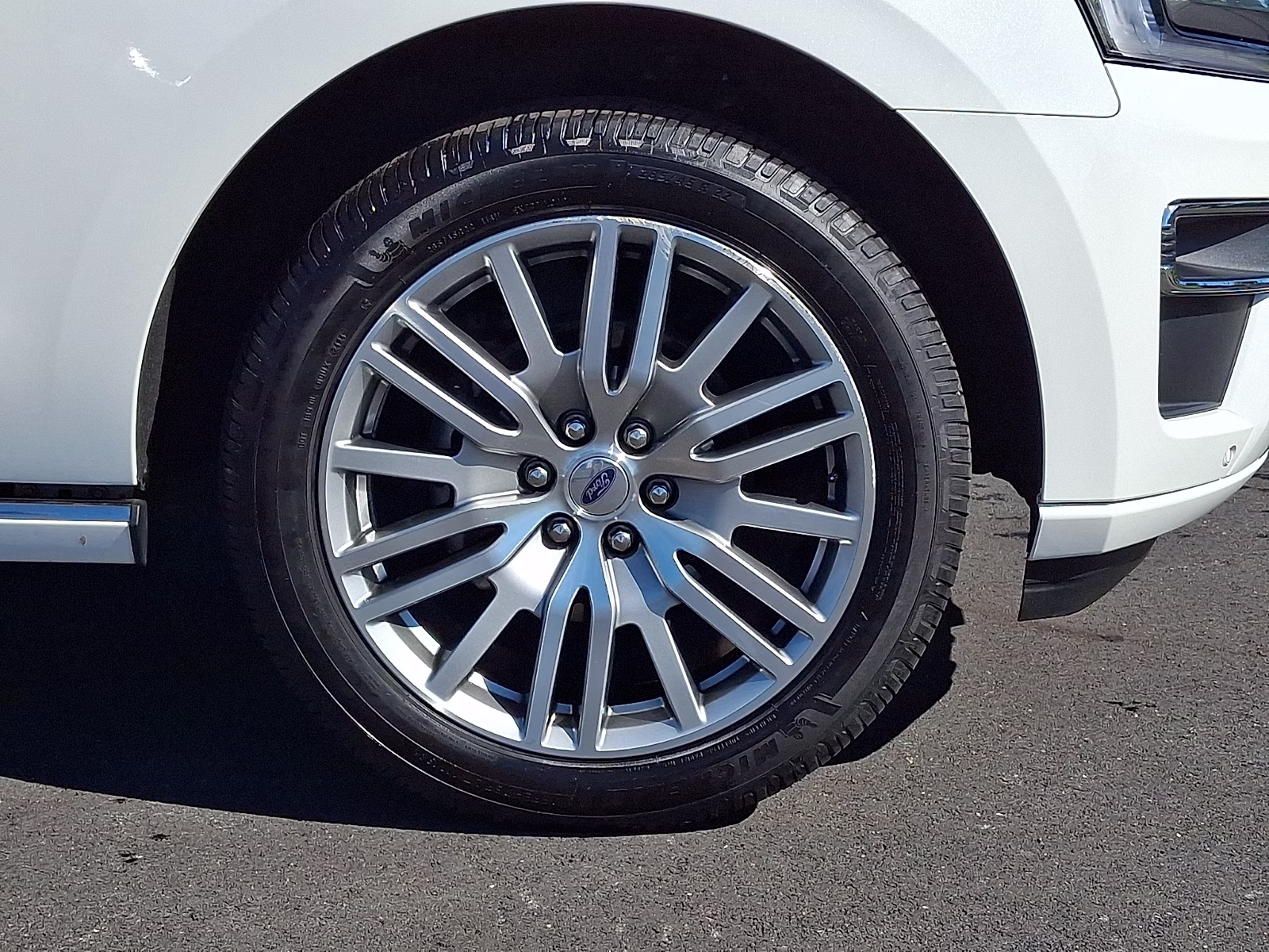 2022 Star White Metallic Tri-Coat - AZ Ford Expedition Platinum 4X4