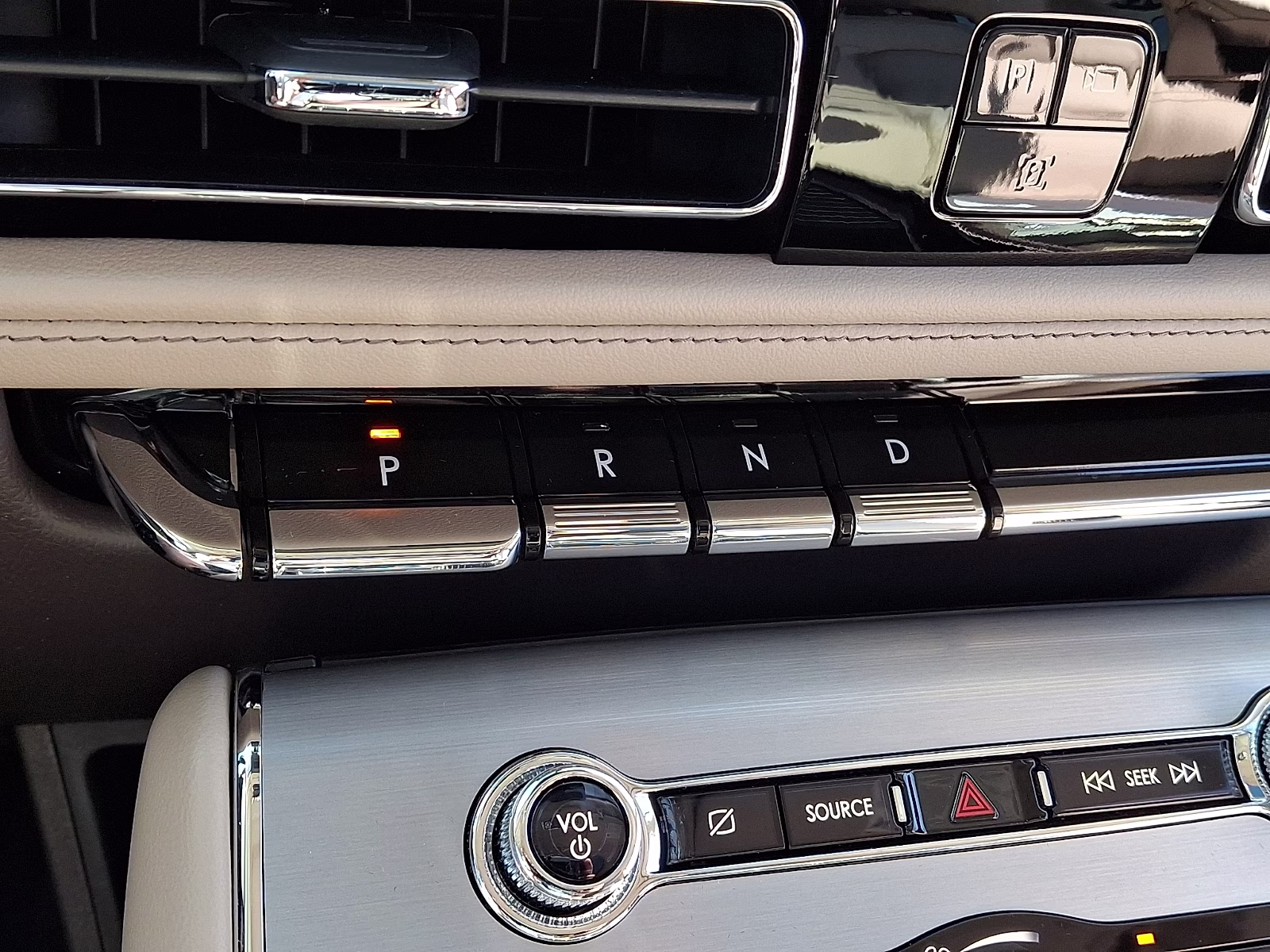 2023 Pristine White Metallic Tri-Coat - AZ Lincoln Aviator Standard AWD