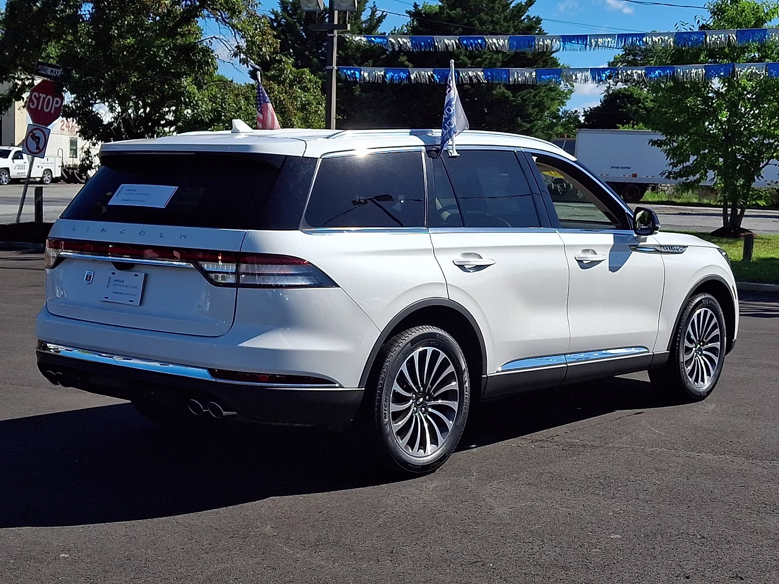 2023 Pristine White Metallic Tri-Coat - AZ Lincoln Aviator Standard AWD
