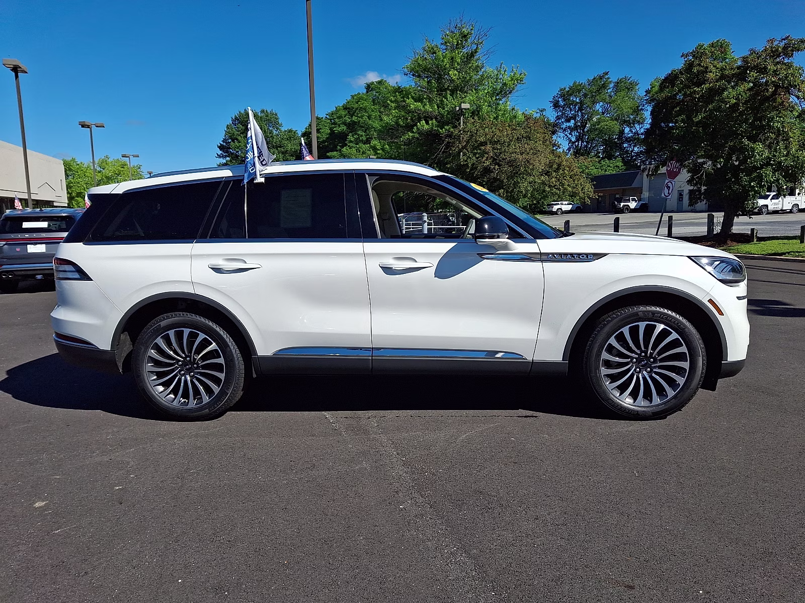 2023 Pristine White Metallic Tri-Coat - AZ Lincoln Aviator Standard AWD