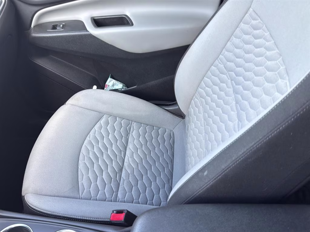 2021 Summit White Chevrolet Equinox LT FWD SUV