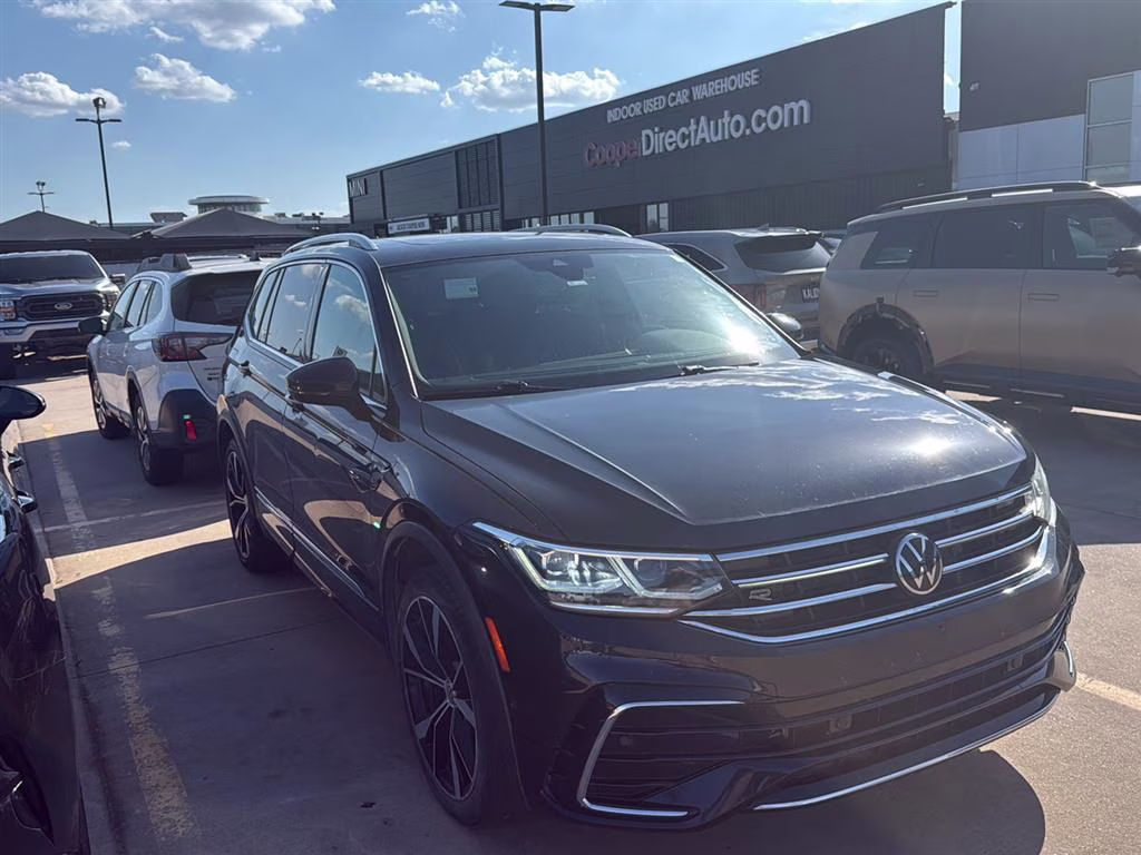 2022 Deep Black Pearl Volkswagen Tiguan SEL R-Line AWD SUV