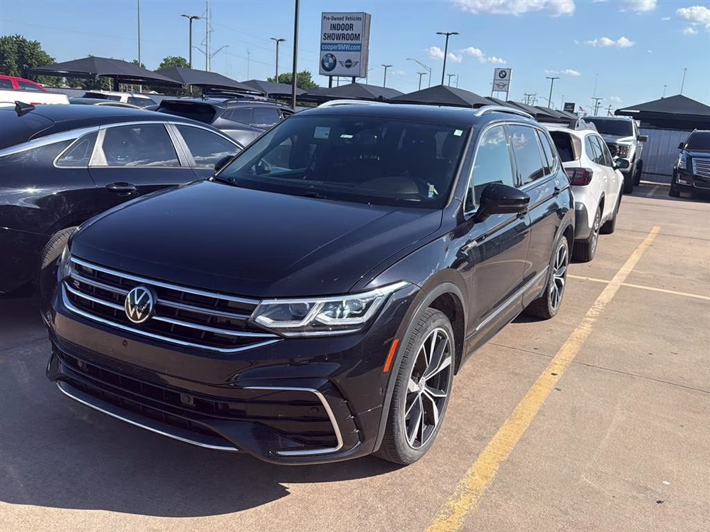 2022 Deep Black Pearl Volkswagen Tiguan SEL R-Line AWD SUV