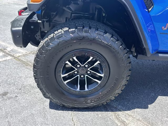 2025 Hydro Blue Pearl Coat Jeep Wrangler Rubicon X 4X4 Convertible