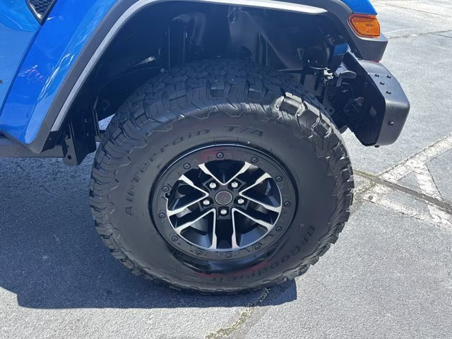2025 Hydro Blue Pearl Coat Jeep Wrangler Rubicon X 4X4 Convertible