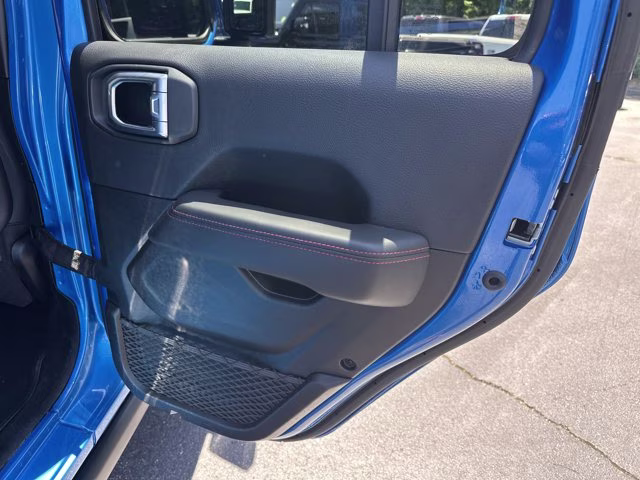 2025 Hydro Blue Pearl Coat Jeep Wrangler Rubicon X 4X4 Convertible