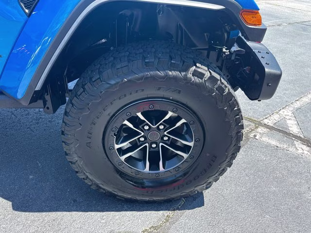 2025 Hydro Blue Pearl Coat Jeep Wrangler Rubicon X 4X4 Convertible