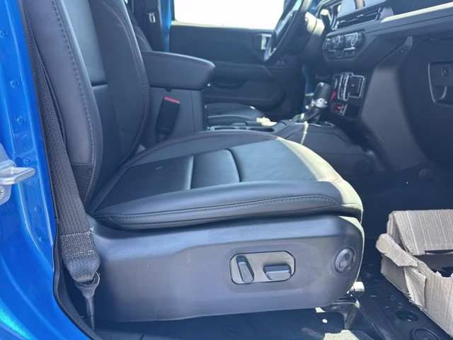2025 Hydro Blue Pearl Coat Jeep Wrangler Rubicon X 4X4 Convertible