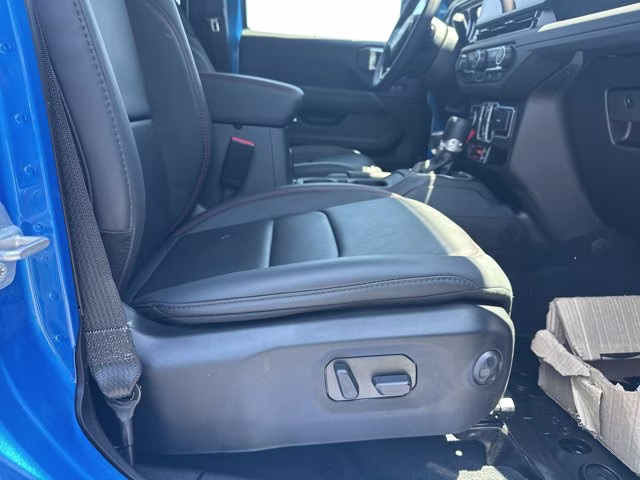 2025 Hydro Blue Pearl Coat Jeep Wrangler Rubicon X 4X4 Convertible
