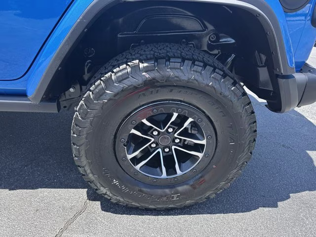 2025 Hydro Blue Pearl Coat Jeep Wrangler Rubicon X 4X4 Convertible