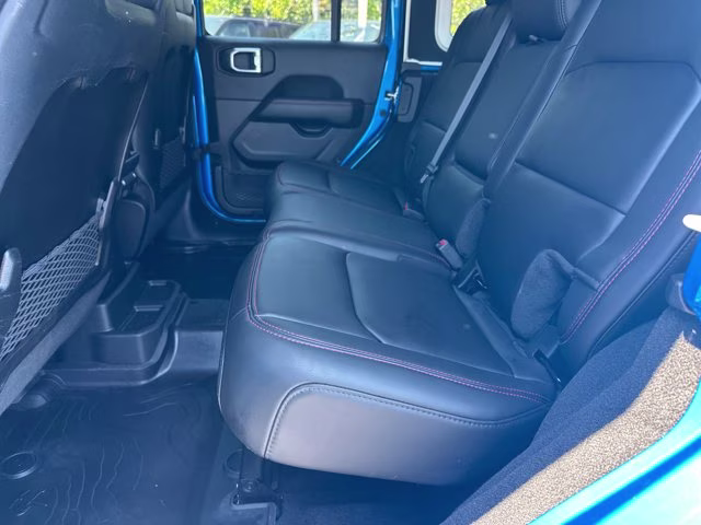 2025 Hydro Blue Pearl Coat Jeep Wrangler Rubicon X 4X4 Convertible