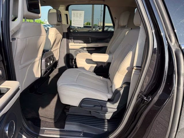 2023 Agate Black Metallic Ford Expedition Max Platinum 4X4 SUV
