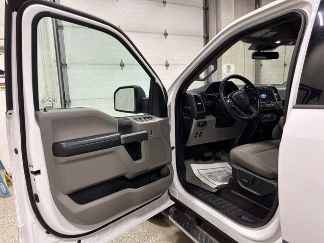 2020 Oxford White Ford F-150 XLT 4X4 Truck