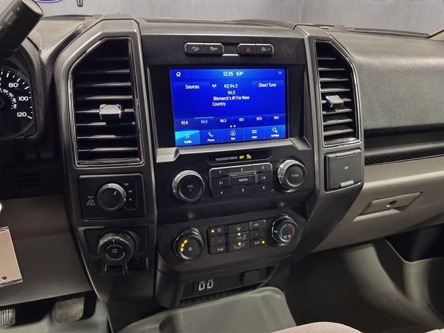 2020 Oxford White Ford F-150 XLT 4X4 Truck