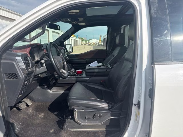 2021 Oxford White Ford F-150 Lariat 4X4 Truck