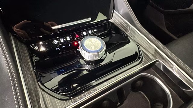 2022 Silver Zynith Jeep Wagoneer Series II RWD SUV