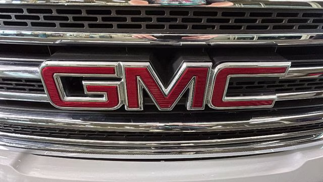 2015 Summit White GMC Canyon SLE1 4X4 Truck