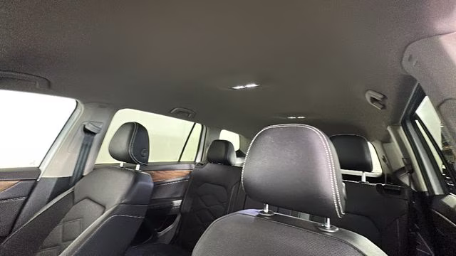2024 Pure White Volkswagen Atlas 2.0T SE AWD SUV