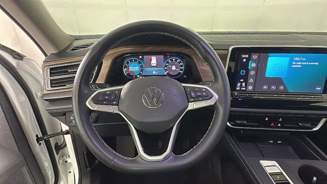 2024 Pure White Volkswagen Atlas 2.0T SE AWD SUV