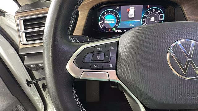 2024 Pure White Volkswagen Atlas 2.0T SE AWD SUV
