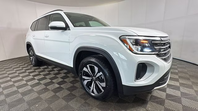 2024 Pure White Volkswagen Atlas 2.0T SE AWD SUV