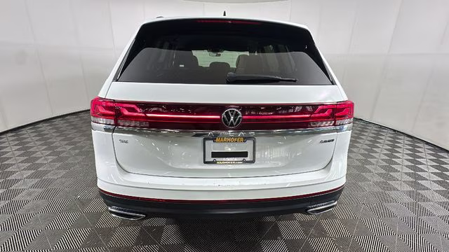2024 Pure White Volkswagen Atlas 2.0T SE AWD SUV
