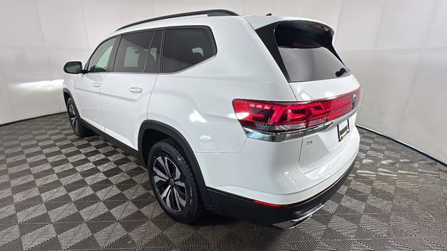 2024 Pure White Volkswagen Atlas 2.0T SE AWD SUV