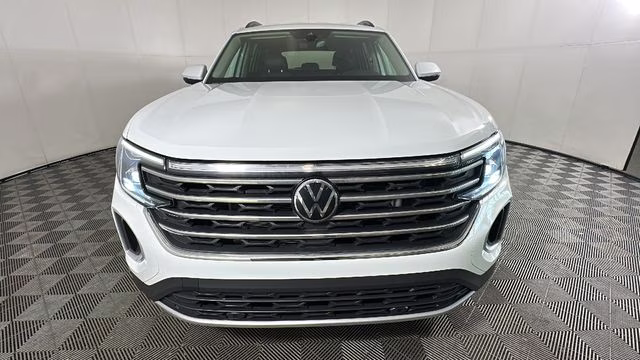 2024 Pure White Volkswagen Atlas 2.0T SE AWD SUV